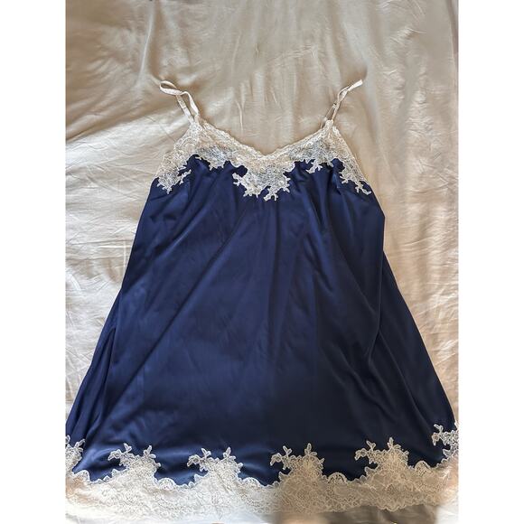 Natori Blue Silky Lacey Night Gown Sleepwear Beautiful Timeless White Accents - Picture 1 of 7